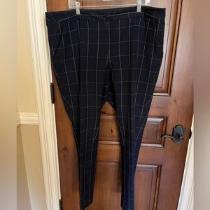 EUC Amanda & Chelsea Ankle Windowpane Pants - Black w/Navy/White - Size 16W